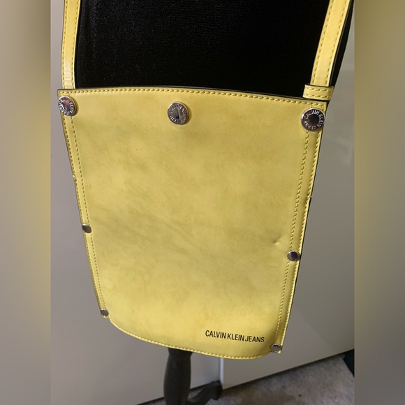 Calvin Klein Mustard Leather Crossbody Bag limited edition, original piece - Picture 10 of 12